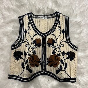 Embroidered Knit Vest with Floral Design